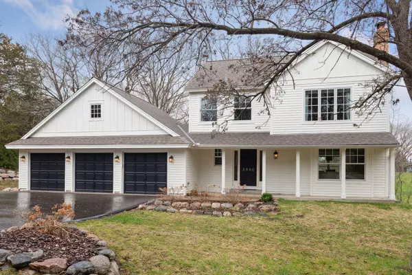 3980 Hawthorn CIR, Chanhassen, MN 55331