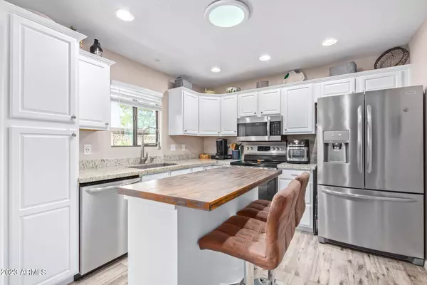 4611 W CONTINENTAL Drive, Glendale, AZ 85308
