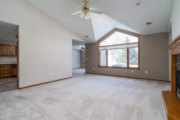 2035 10TH Street SE, East Grand Forks, MN 56721