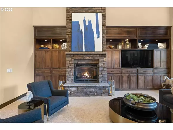 17300 N SANTIAM HWY, Stayton, OR 97383