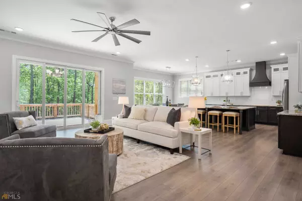 5971 Lanier Heights CIR, Buford, GA 30518