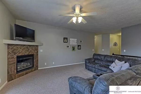 7921 S 190 Avenue, Omaha, NE 68136