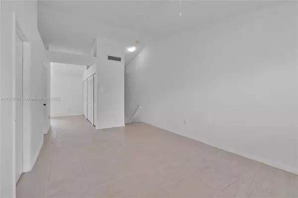 10845 NW 3rd Ct #18A2U, Pembroke Pines, FL 33026