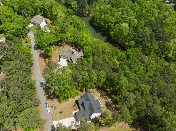 5971 Lanier Heights CIR, Buford, GA 30518