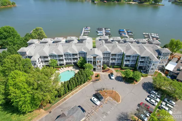 637 Williamson RD #200, Mooresville, NC 28117