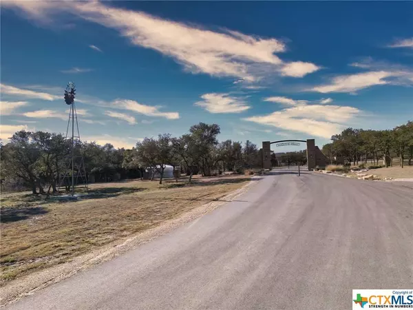 466 Majestic Hills DR #OAK, Blanco, TX 78606