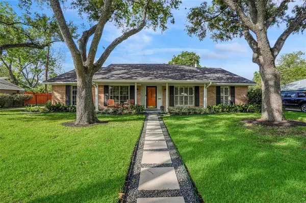 5238 Kingfisher DR, Houston, TX 77035