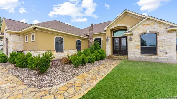 15910 WHITE CAP DR, Lytle, TX 78052-4564