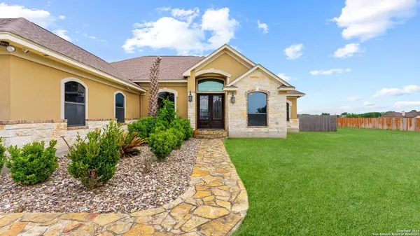 15910 WHITE CAP DR, Lytle, TX 78052-4564