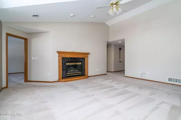 2035 10TH Street SE, East Grand Forks, MN 56721