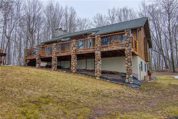 8214N Peninsula Lane, Hayward, WI 5843