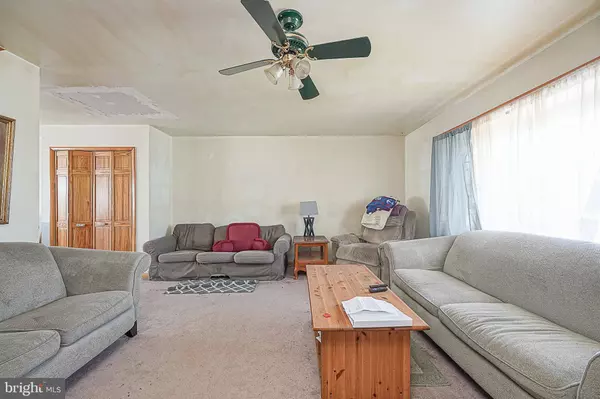 12645 MEDFORD RD, Philadelphia, PA 19154