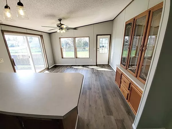 818 E State St, Mauston, WI 53948