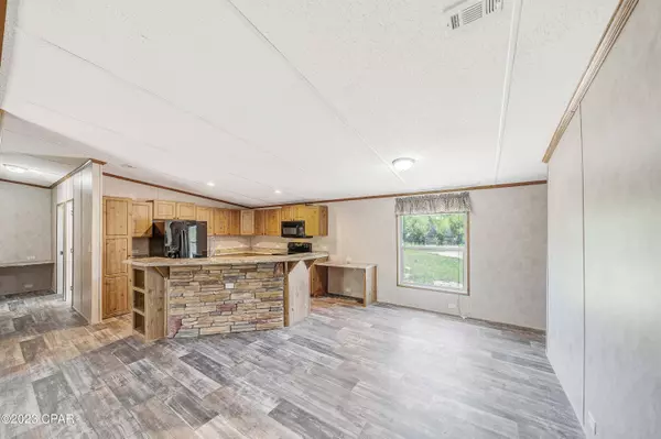 9427 Kingswood RD, Southport, FL 32409