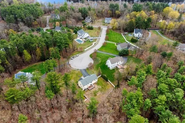 6 Jonathan Cir, Tyngsborough, MA 01879