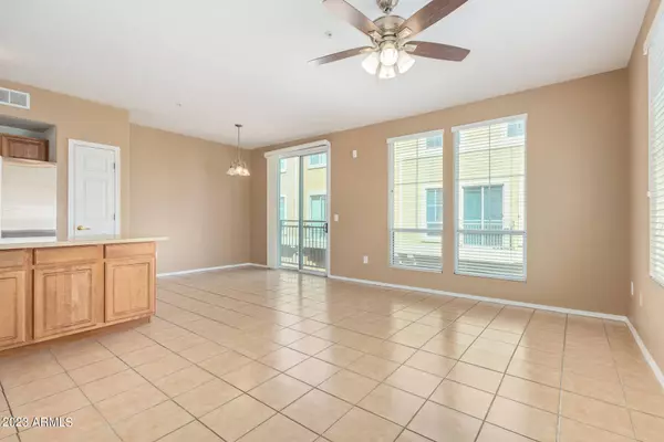 18250 N CAVE CREEK Road #112, Phoenix, AZ 85032