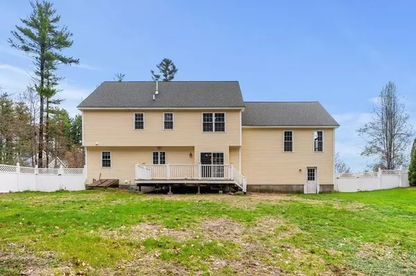 6 Jonathan Cir, Tyngsborough, MA 01879