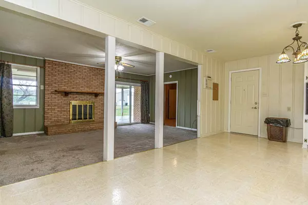 13017 Fm 16 W, Lindale, TX 75771