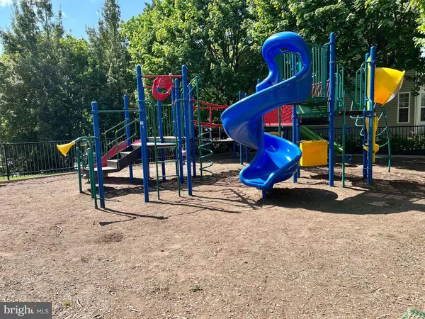 5943 FINCASTLE DR, Manassas, VA 20112