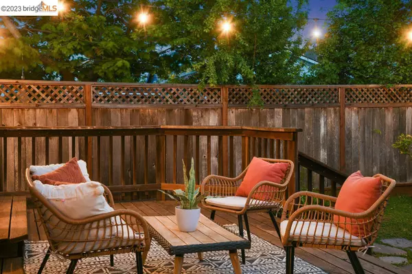 1320 Derby St, Berkeley, CA 94702