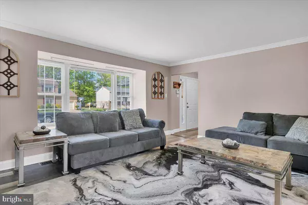 26 WOODSHIRE DR, Sicklerville, NJ 08081