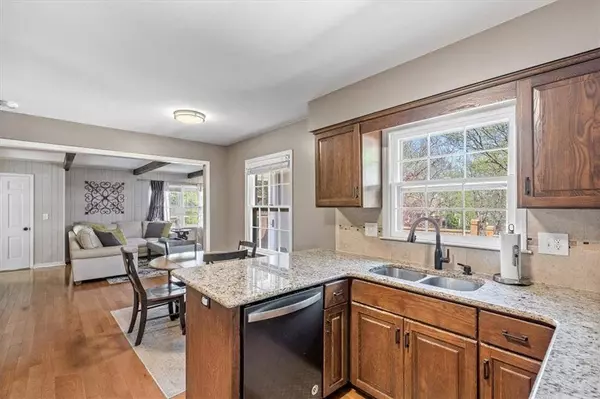 12824 W 77th ST, Lenexa, KS 66216