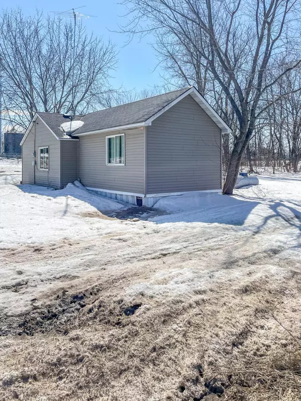 130 River ST W, Holdingford, MN 56340
