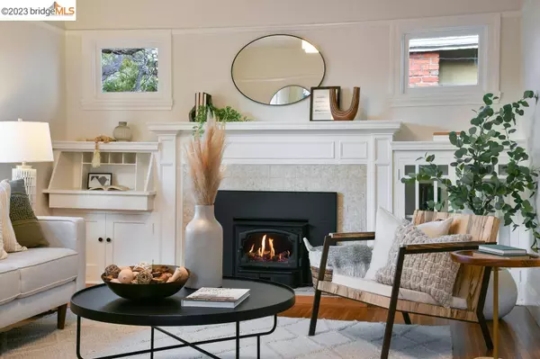 1320 Derby St, Berkeley, CA 94702