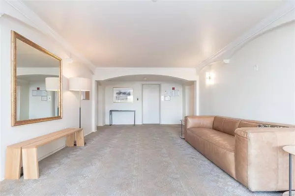 777 Cook St #108, Victoria, BC V8V 3Y9