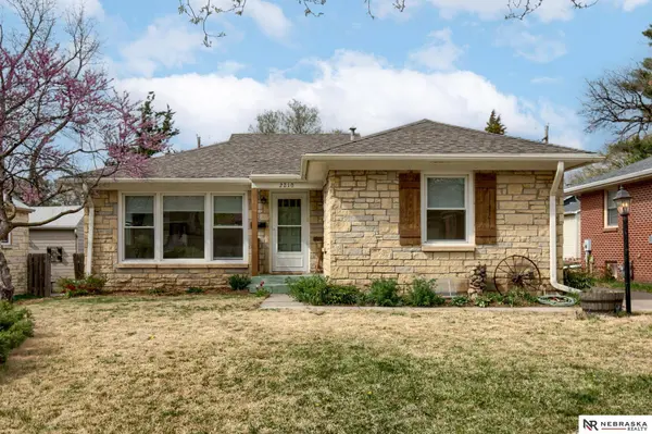 2210 Woodscrest Avenue, Lincoln, NE 68502