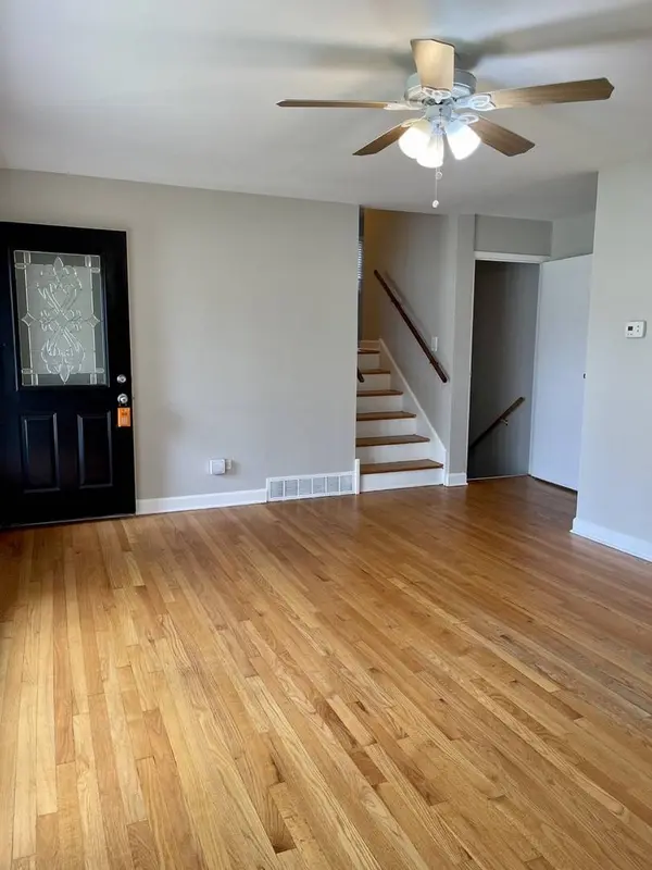 18910 GREENBAY Avenue, Lansing, IL 60438