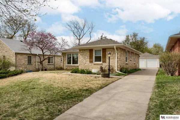 2210 Woodscrest Avenue, Lincoln, NE 68502