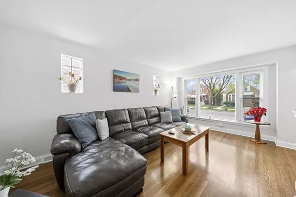 3631 N Oconto Avenue, Chicago, IL 60634