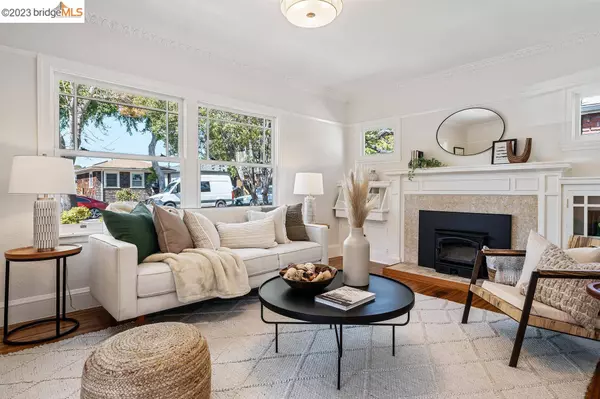 1320 Derby St, Berkeley, CA 94702