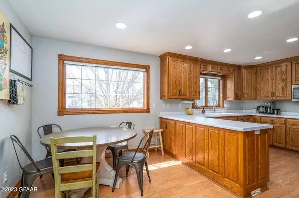 1727 8TH Street SE, East Grand Forks, ND 56721