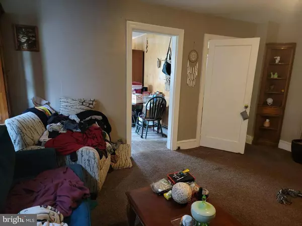 48 E FAIRVIEW AVE, Sellersville, PA 18960