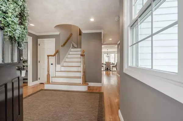 4 Bittersweet Ln, Andover, MA 01810