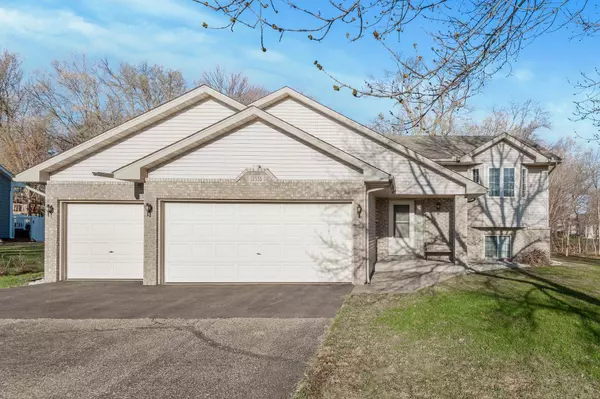 12335 Walnut DR, Rogers, MN 55374