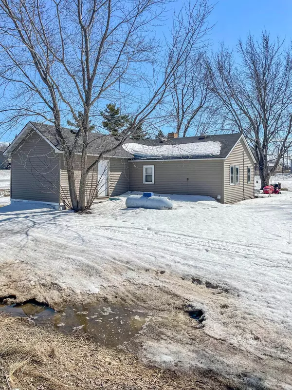 130 River ST W, Holdingford, MN 56340