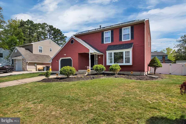 26 WOODSHIRE DR, Sicklerville, NJ 08081