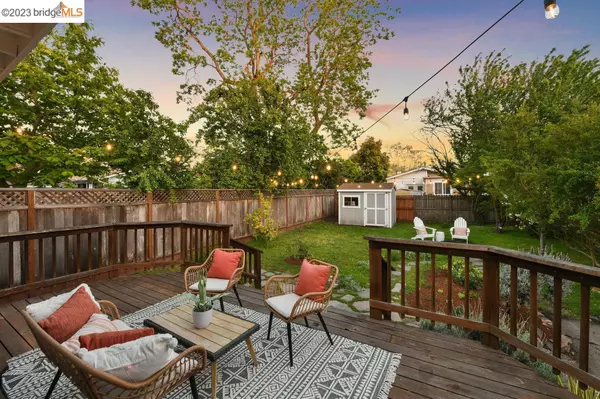 1320 Derby St, Berkeley, CA 94702