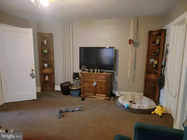 48 E FAIRVIEW AVE, Sellersville, PA 18960