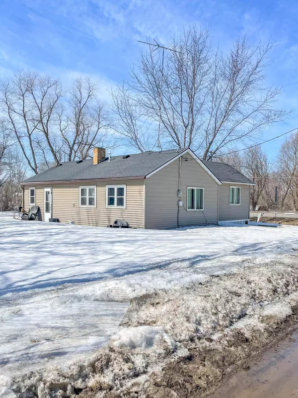 130 River ST W, Holdingford, MN 56340