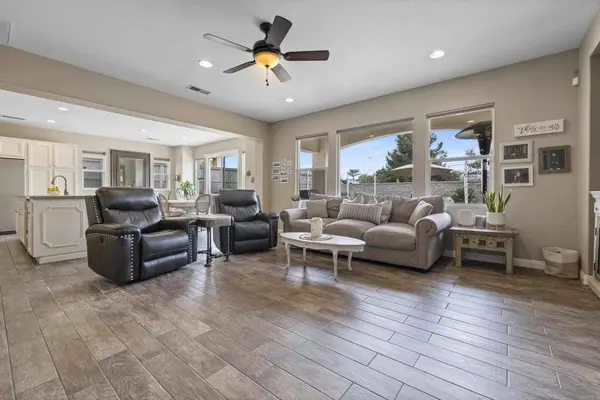 2301 Hummingbird ST, Chula Vista, CA 91915