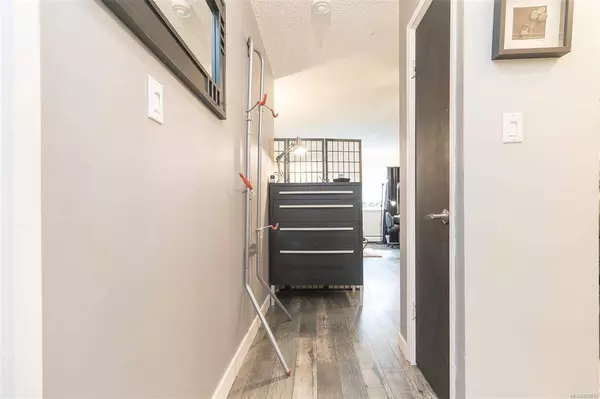 777 Cook St #108, Victoria, BC V8V 3Y9