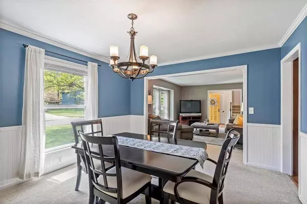 12824 W 77th ST, Lenexa, KS 66216