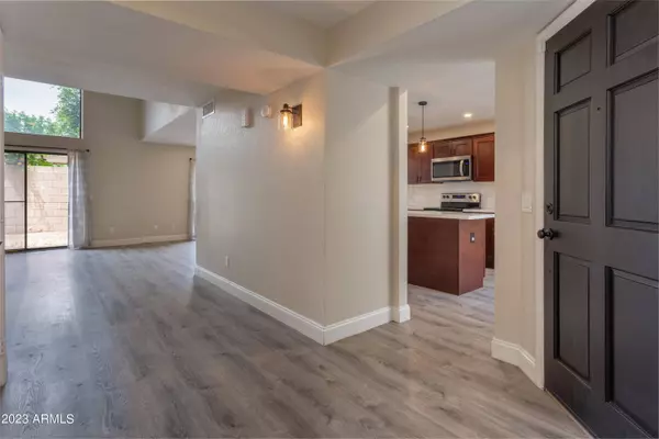 13642 S 42ND Place, Phoenix, AZ 85044