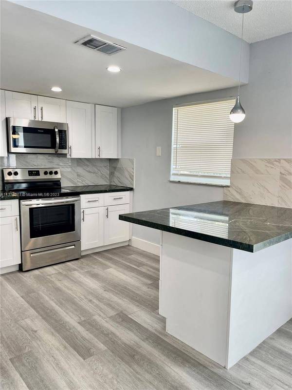 1109 NE 6th Ave, Fort Lauderdale, FL 33304