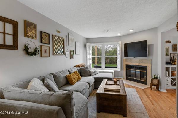 14 Harvard Road, Colonie, NY 12189