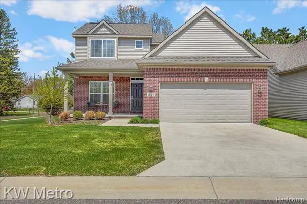 1217 CAMBRIDGE Circle, Waterford, MI 48327